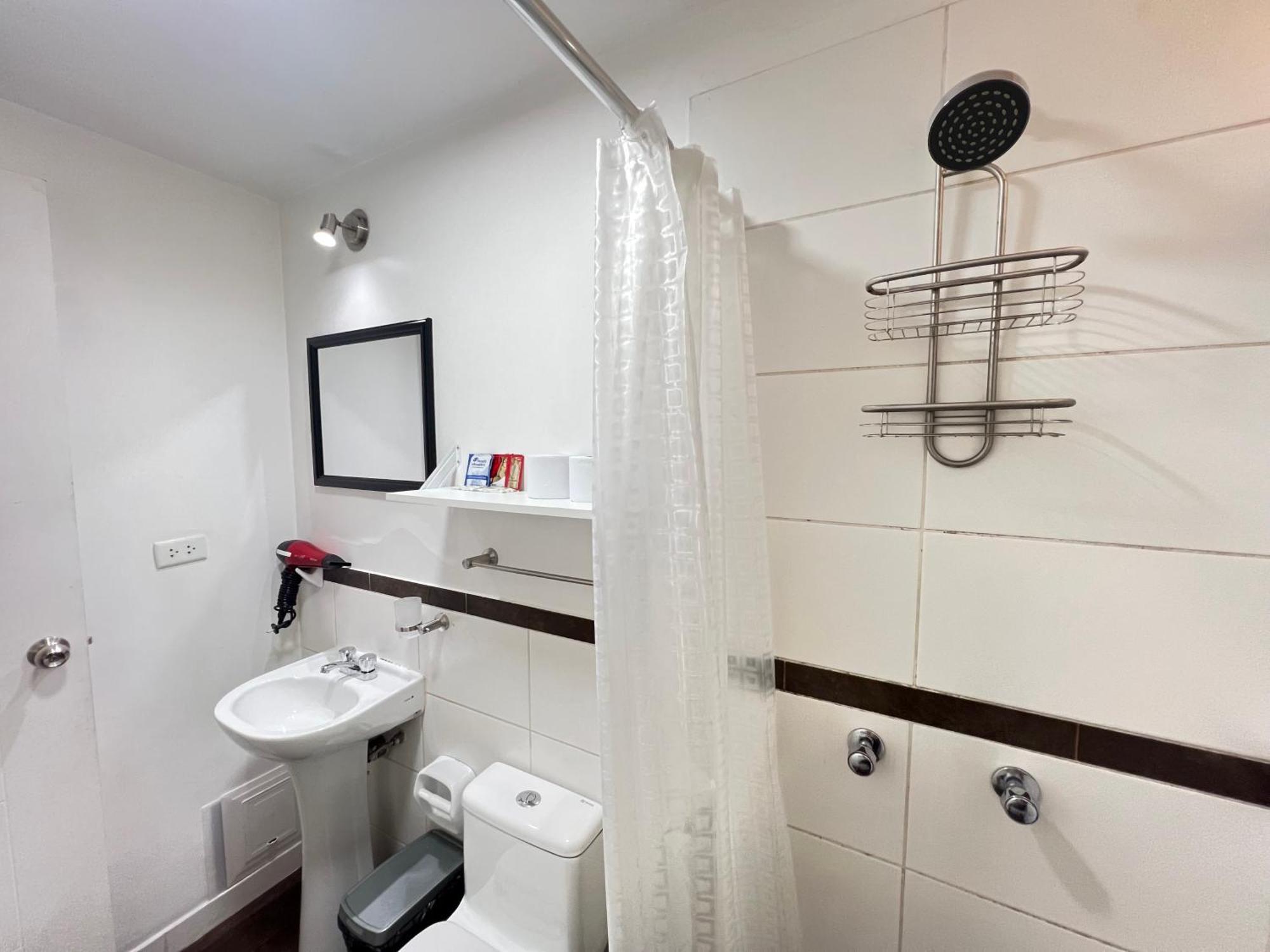 Downtown Lima Apt With May Promo Book & Save Big Exterior photo