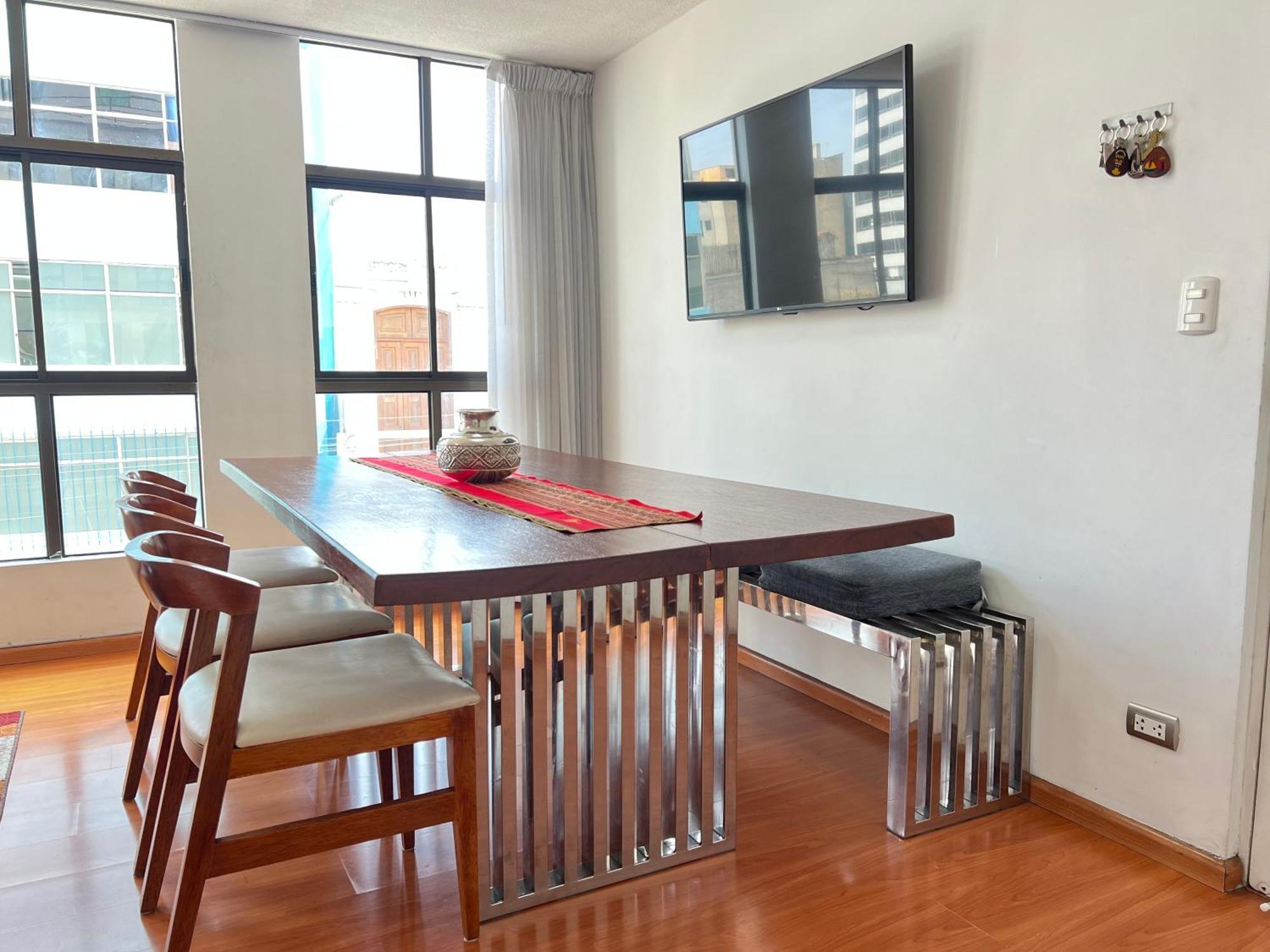 Downtown Lima Apt With May Promo Book & Save Big Exterior photo